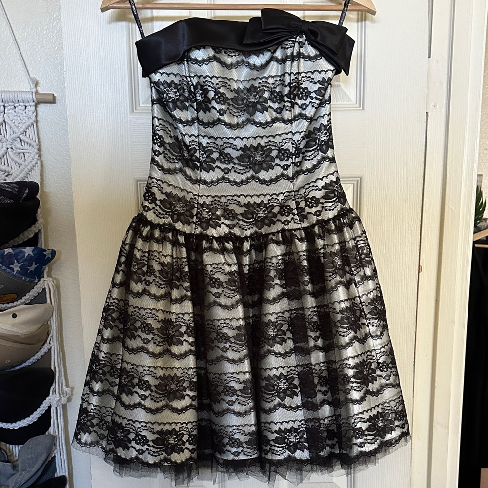 Jessica McClintock Black Lace Overlay Strapless Party Dress with Satin Bow